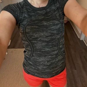 Lululemon Grey/Black Swifty Tech